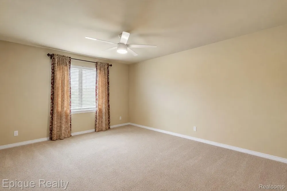 5675 Golf Pointe Drive Clarkston City, MI 48348