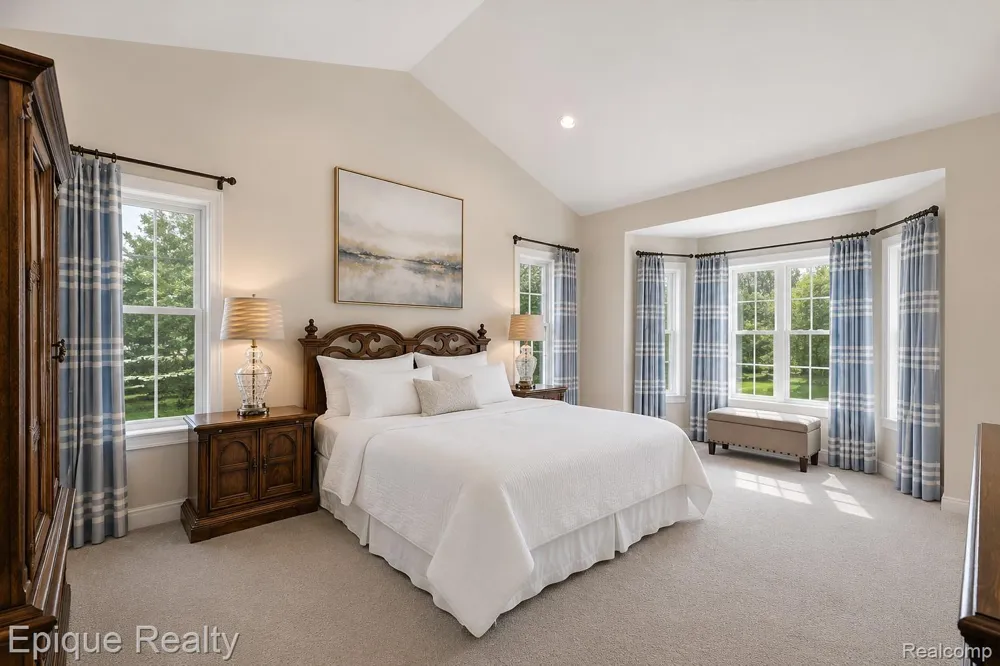 5675 Golf Pointe Drive Clarkston City, MI 48348