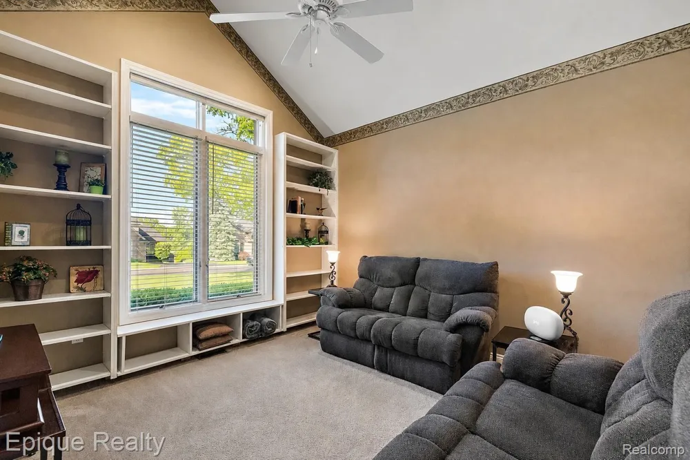 5675 Golf Pointe Drive Clarkston City, MI 48348