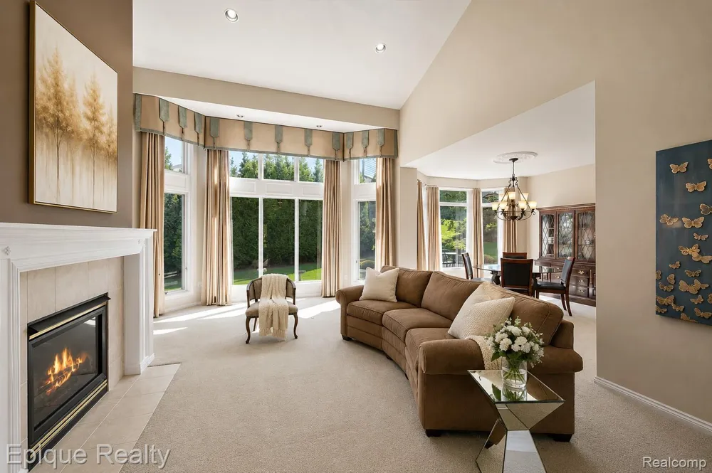 5675 Golf Pointe Drive Clarkston City, MI 48348