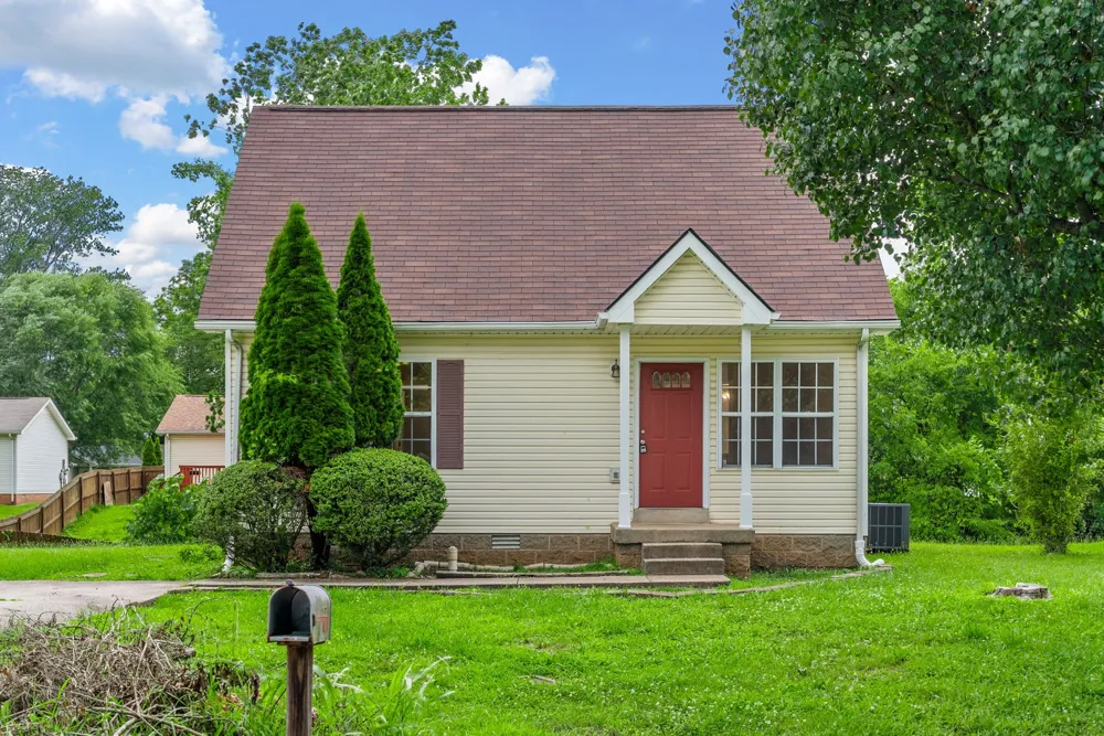320 Lafayette Point Cir Clarksville, TN 37042