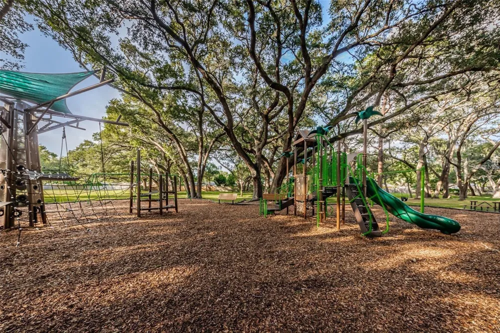 1622 DALE CIRCLE S Dunedin, FL 34698