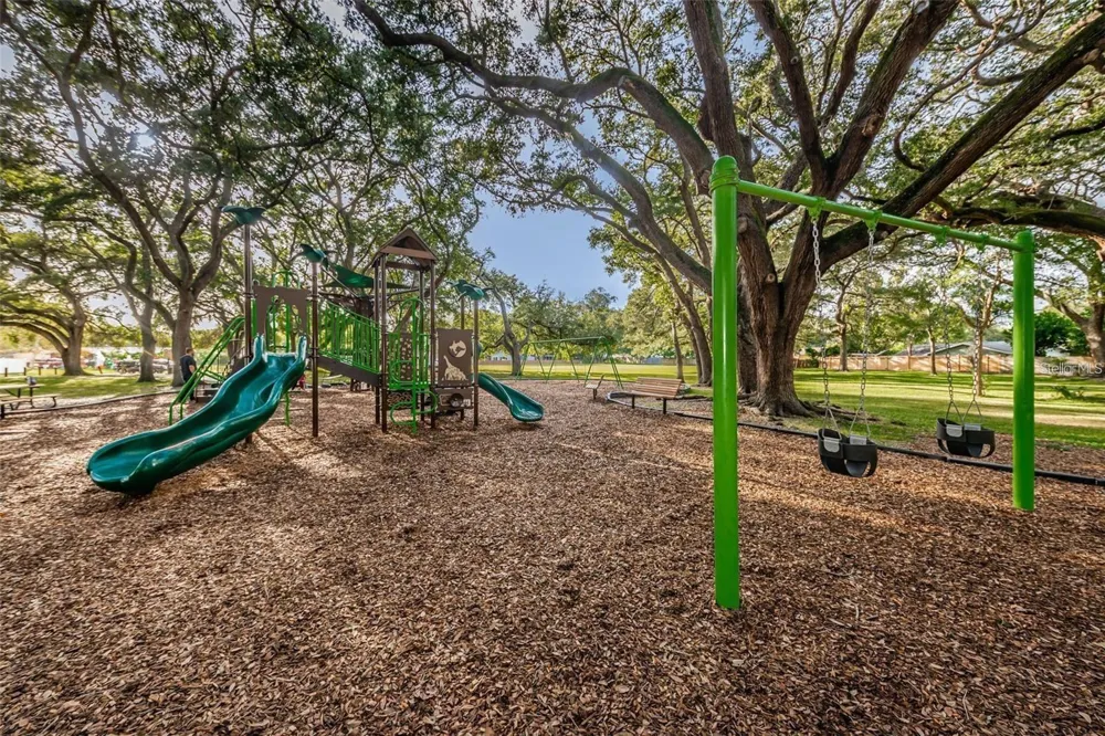 1622 DALE CIRCLE S Dunedin, FL 34698
