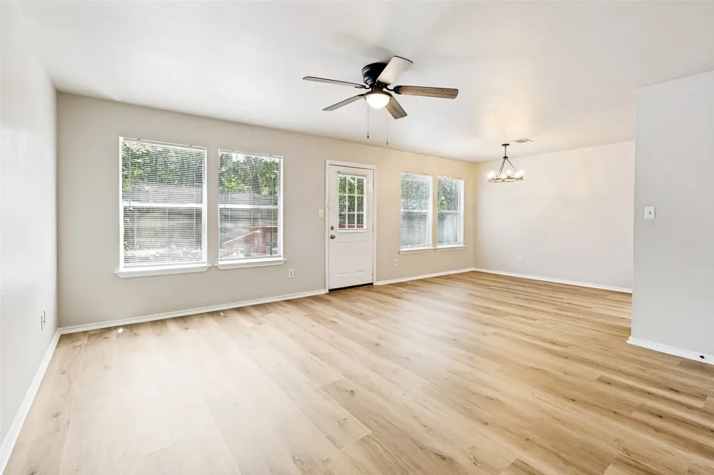 945 Sagewood Trail San Marcos, TX 78666