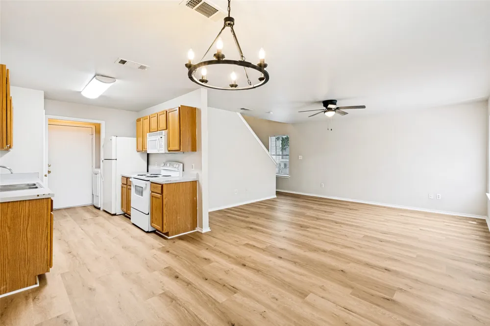 945 Sagewood Trail San Marcos, TX 78666