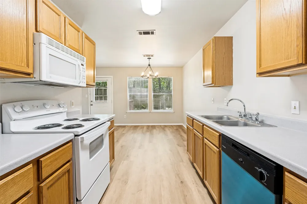 945 Sagewood Trail San Marcos, TX 78666