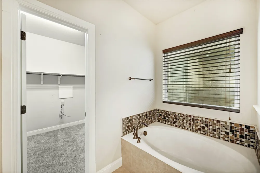 104 Turvey Cove Hutto, TX 78634