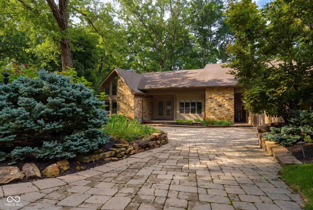 10707 Compass Court Indianapolis, IN 46256