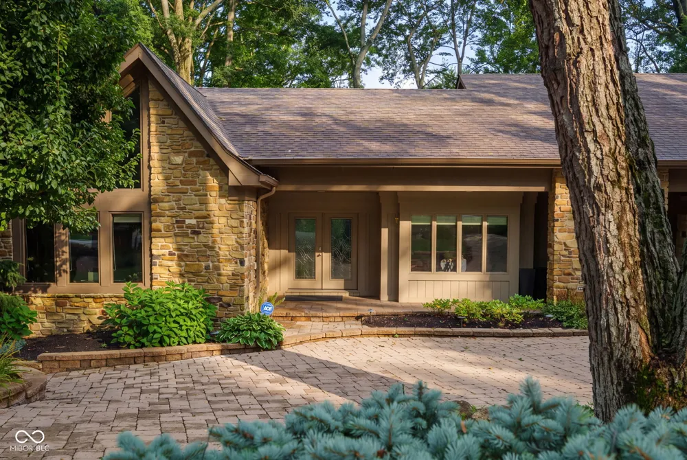 10707 Compass Court Indianapolis, IN 46256