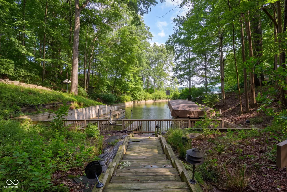 10707 Compass Court Indianapolis, IN 46256