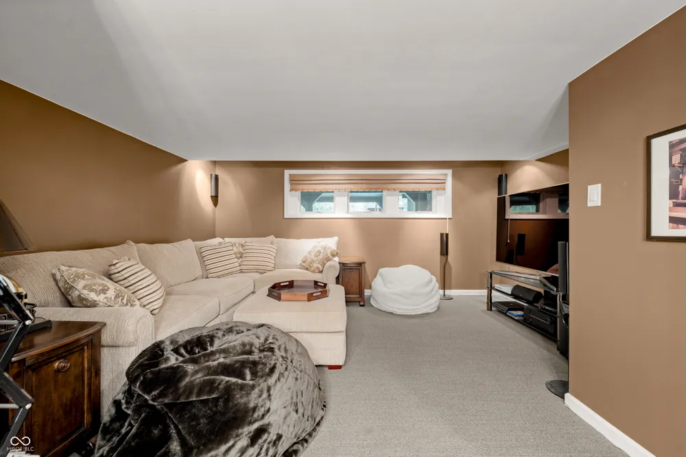 10707 Compass Court Indianapolis, IN 46256