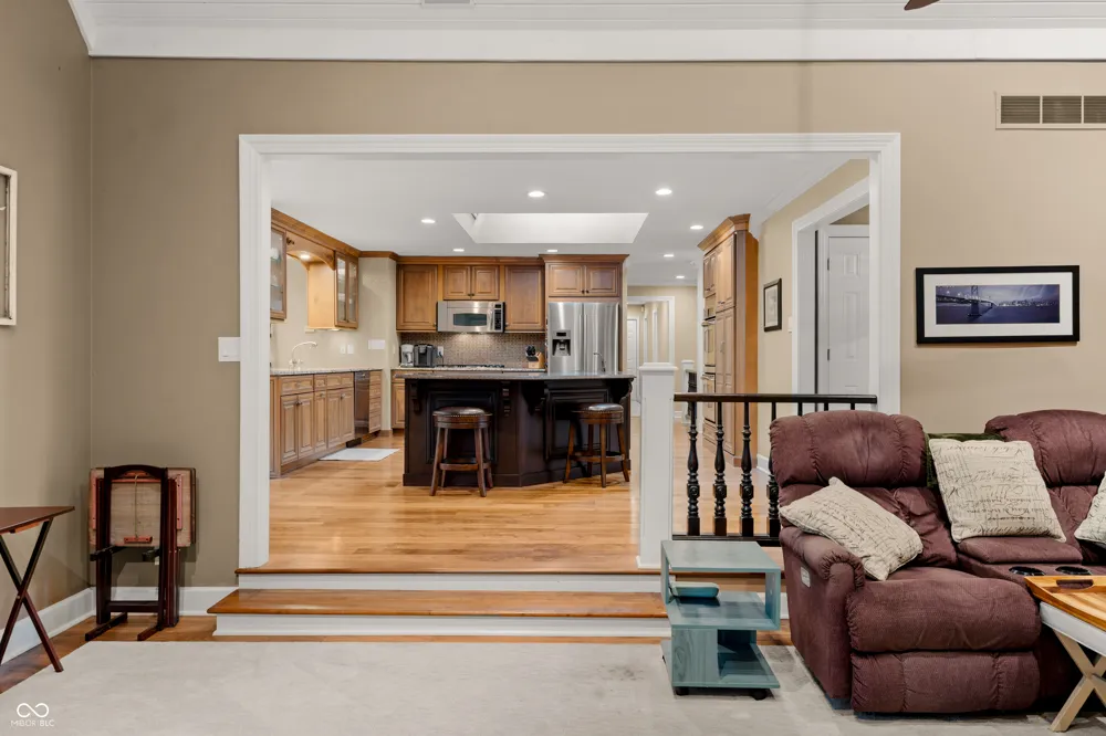 10707 Compass Court Indianapolis, IN 46256