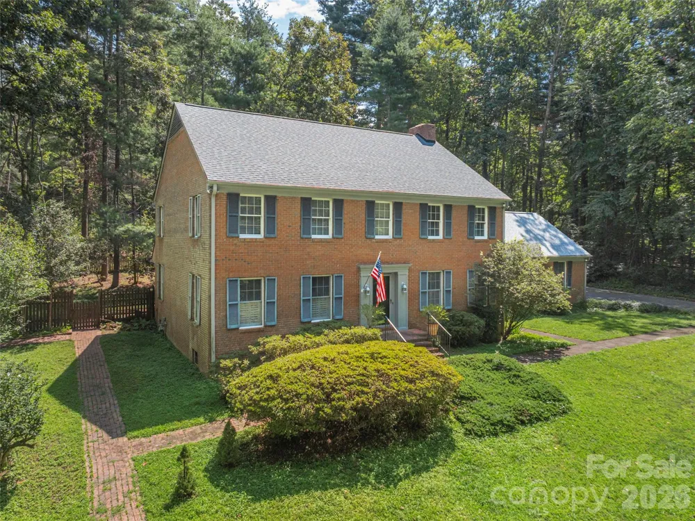 200 Heathcote Road Hendersonville, NC 28791