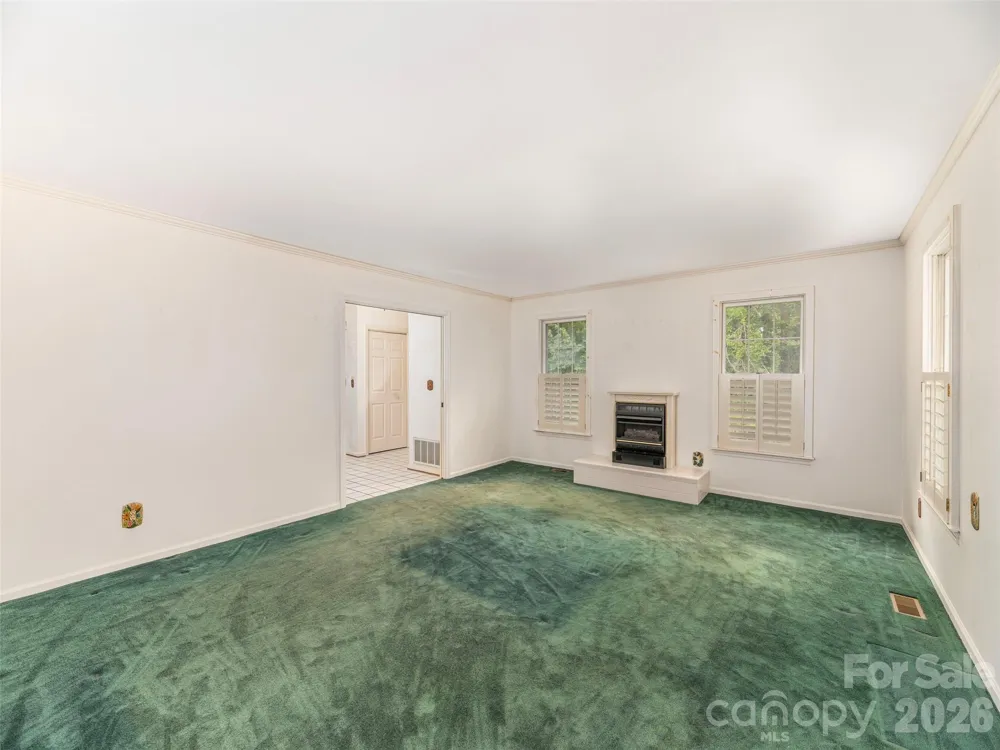 200 Heathcote Road Hendersonville, NC 28791