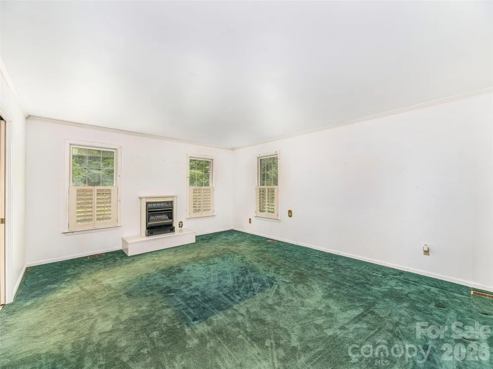 200 Heathcote Road Hendersonville, NC 28791