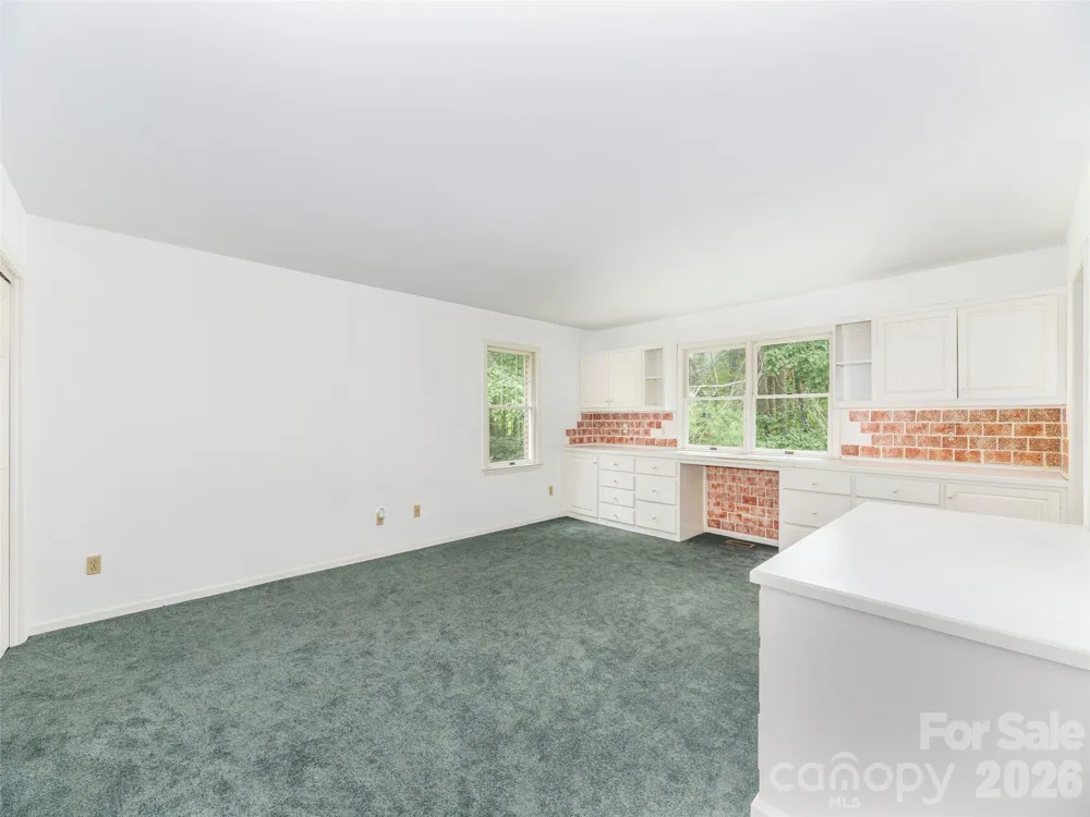 200 Heathcote Road Hendersonville, NC 28791