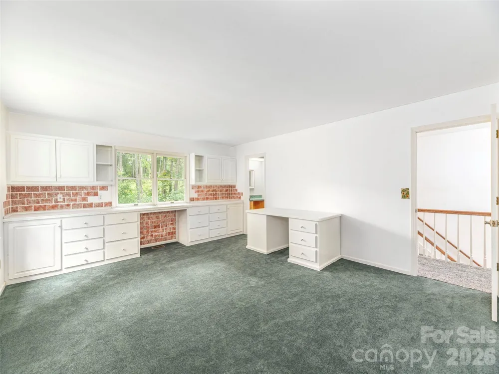200 Heathcote Road Hendersonville, NC 28791