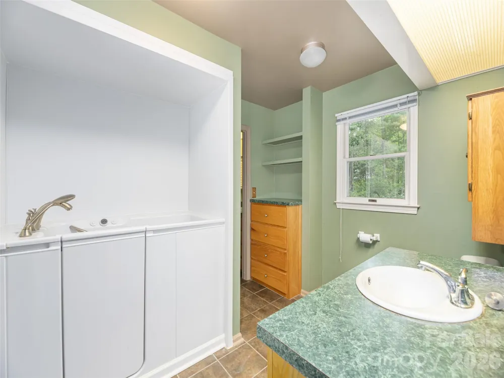 200 Heathcote Road Hendersonville, NC 28791