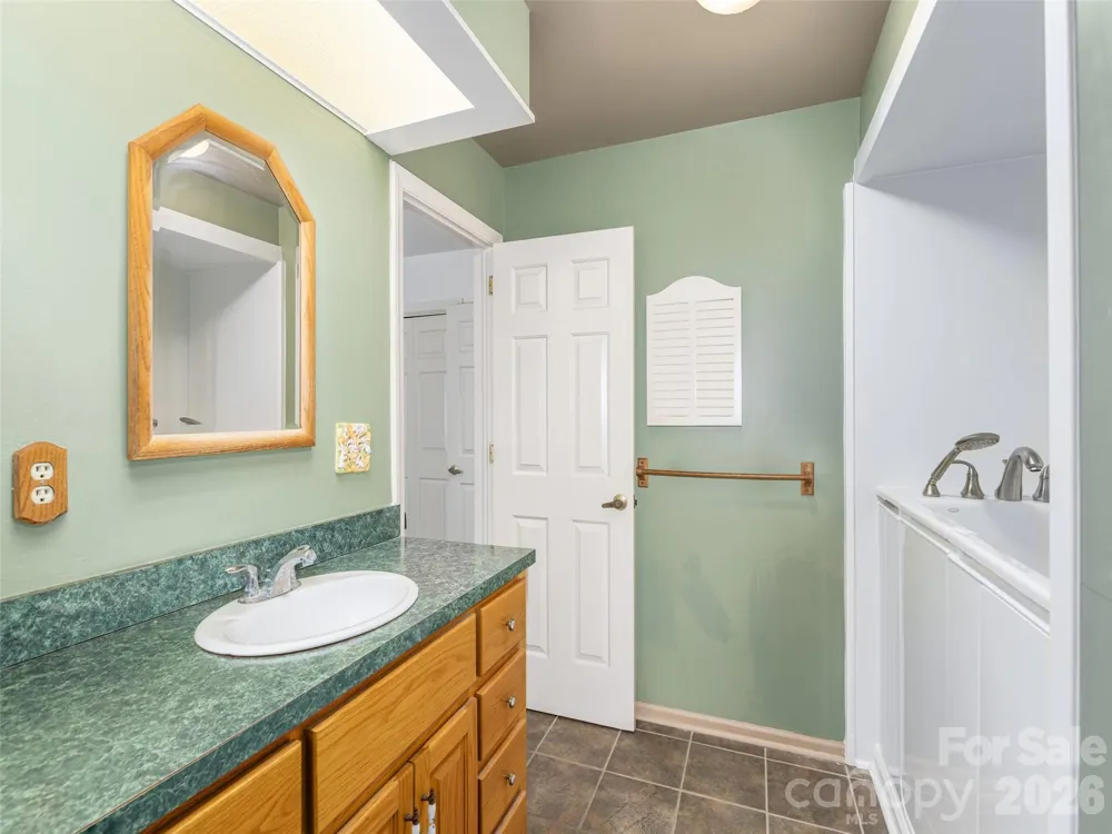 200 Heathcote Road Hendersonville, NC 28791