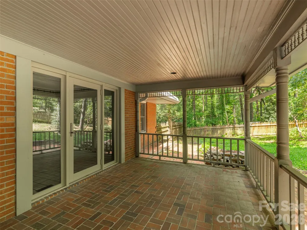 200 Heathcote Road Hendersonville, NC 28791