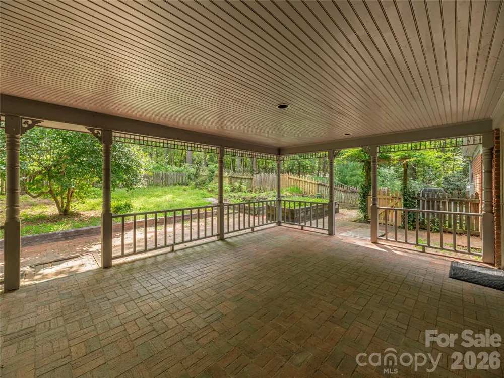 200 Heathcote Road Hendersonville, NC 28791