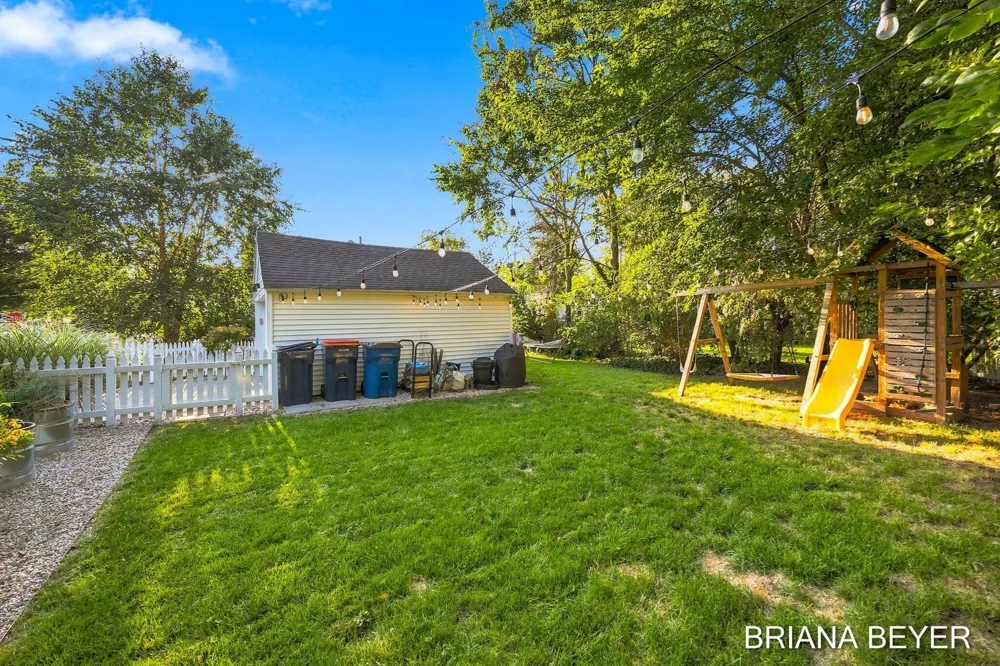 669 Columbia Avenue Holland, MI 49423