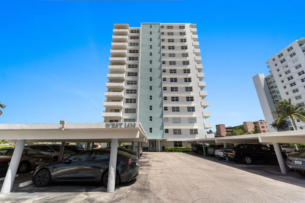1630 OCEAN BOULEVARD #1011 Pompano Beach, FL 33062
