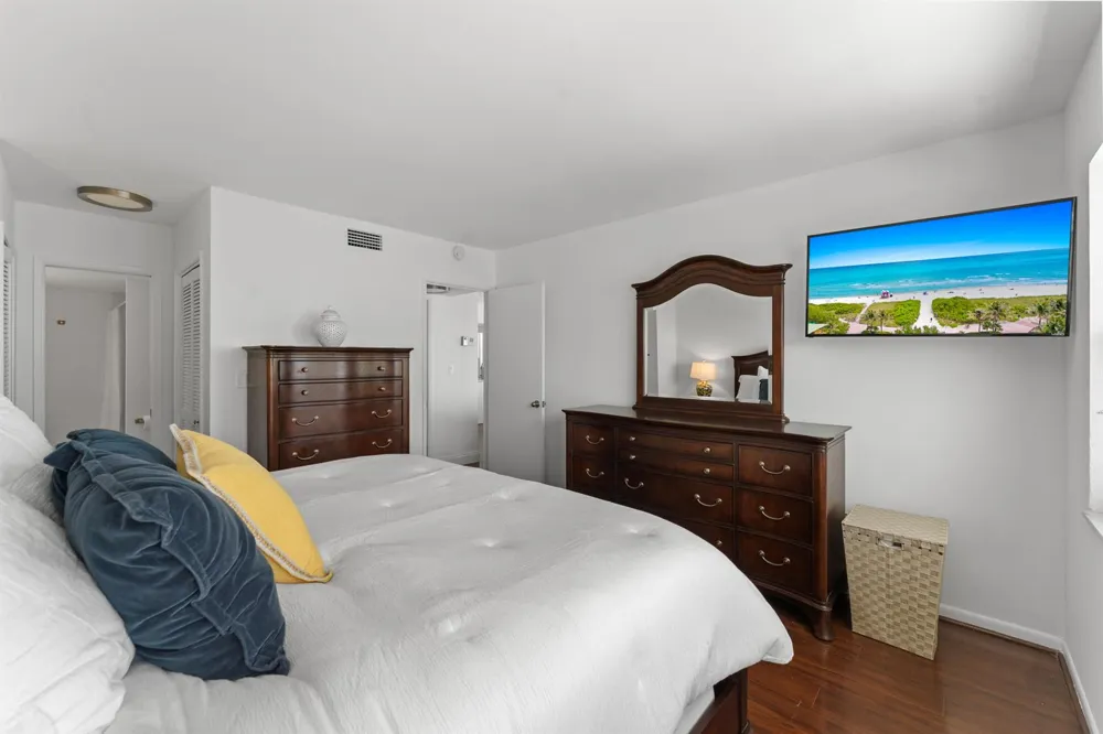 1630 OCEAN BOULEVARD #1011 Pompano Beach, FL 33062