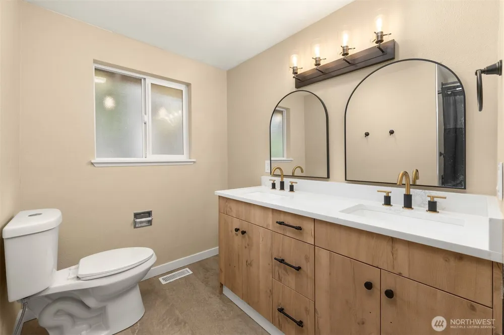 212 143rd Street SE Lynnwood, WA 98208