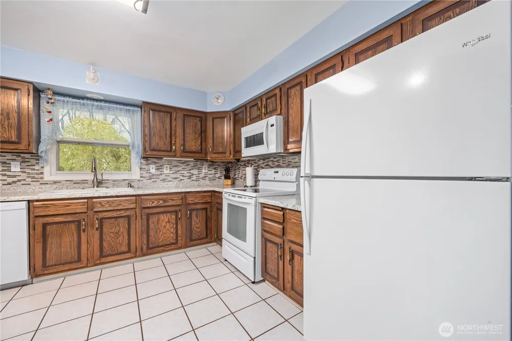 18 Cedar Avenue Brewster, WA 98812