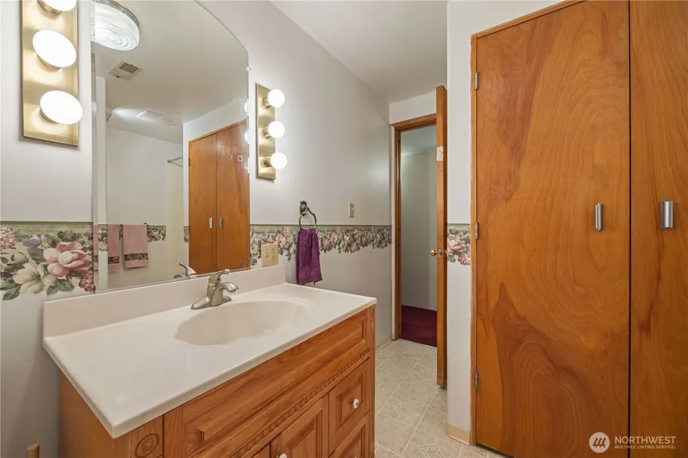 18 Cedar Avenue Brewster, WA 98812
