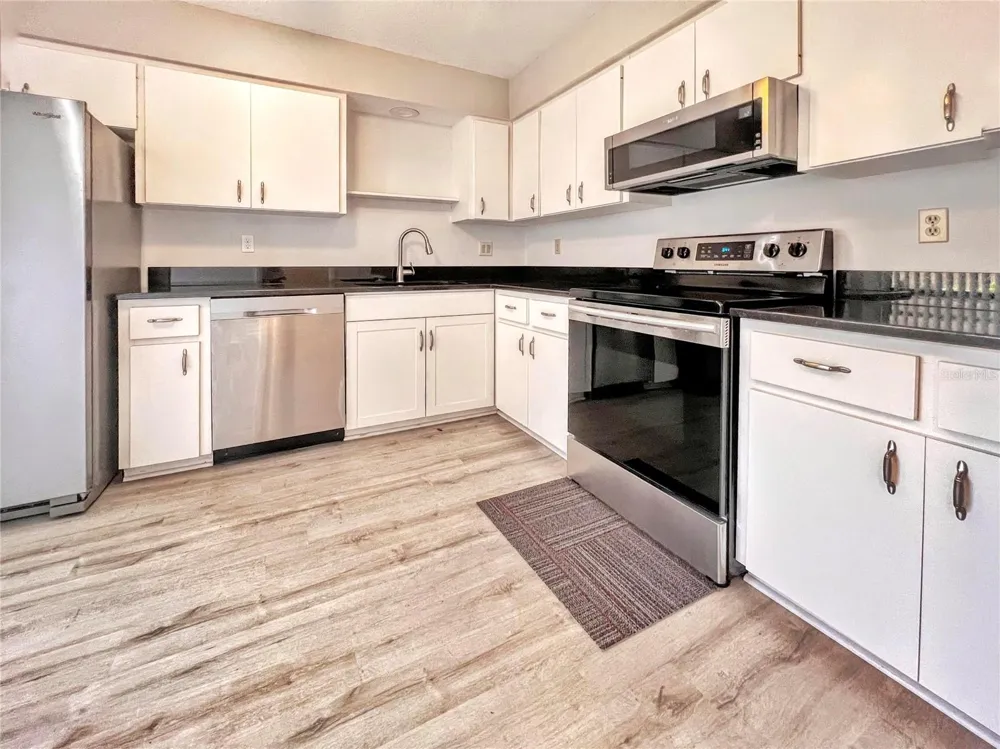 5549 BOULDER BOULEVARD #7 Sarasota, FL 34233