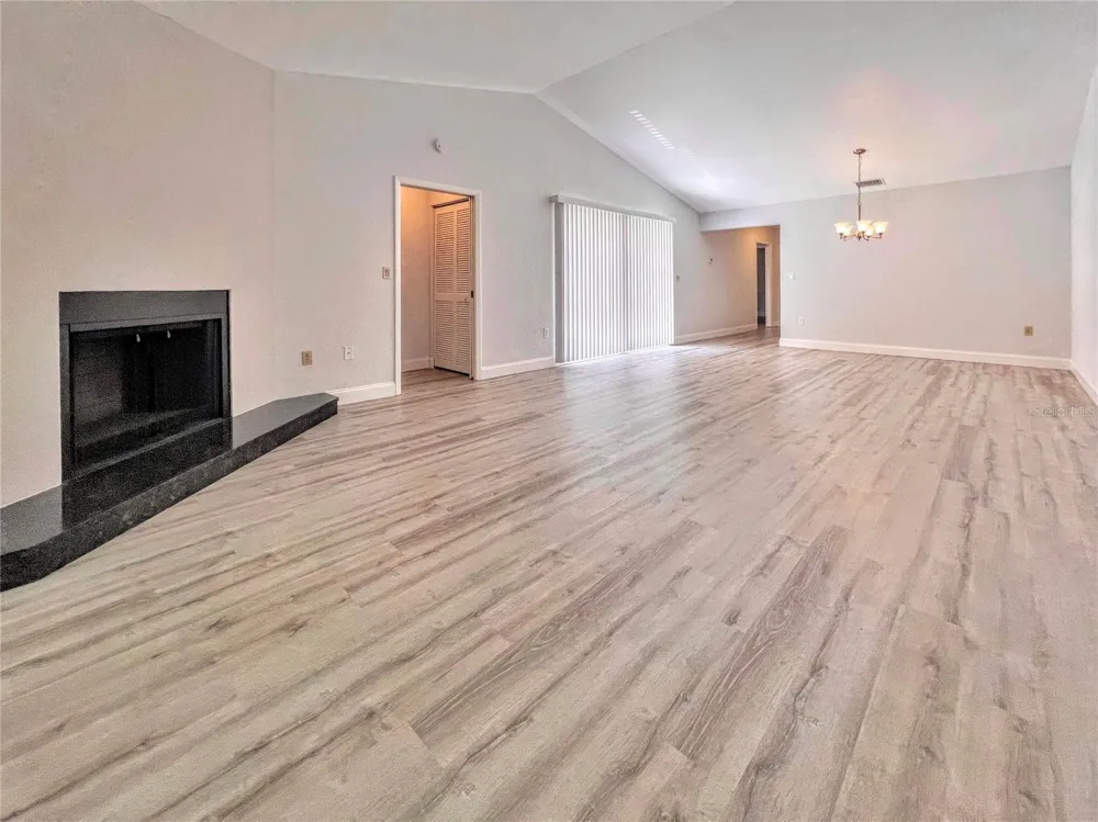 5549 BOULDER BOULEVARD #7 Sarasota, FL 34233