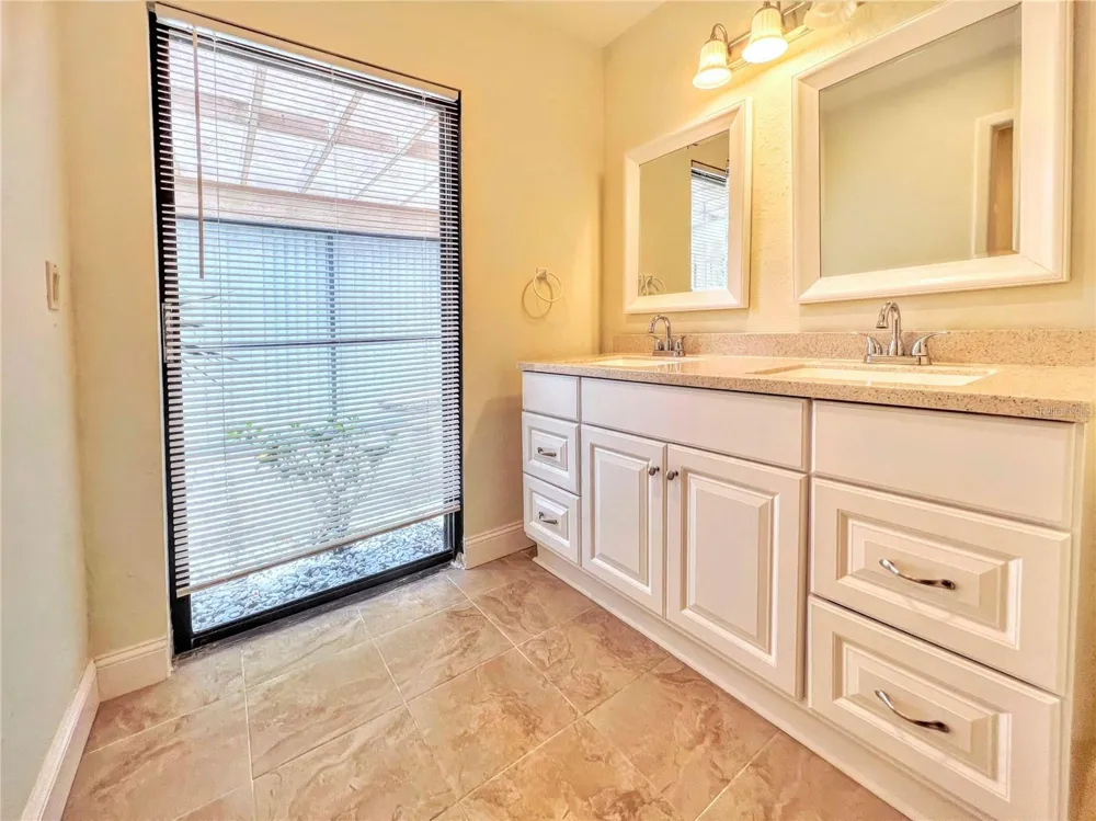 5549 BOULDER BOULEVARD #7 Sarasota, FL 34233