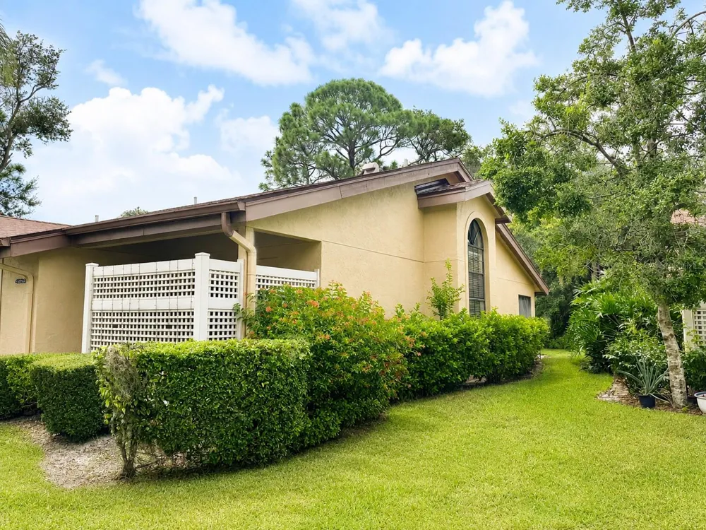 4529 MORNINGSIDE #8 Sarasota, FL 34235