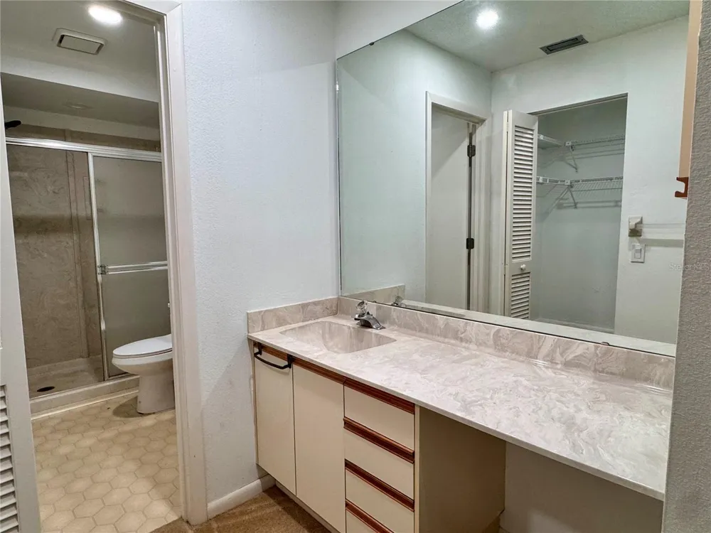 4529 MORNINGSIDE #8 Sarasota, FL 34235