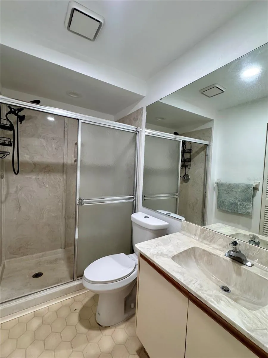 4529 MORNINGSIDE #8 Sarasota, FL 34235