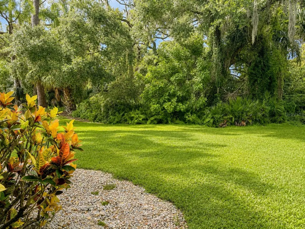 4529 MORNINGSIDE #8 Sarasota, FL 34235