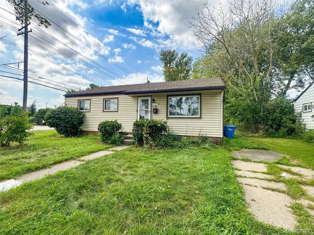 21709 Weller Avenue Warren City, MI 48089