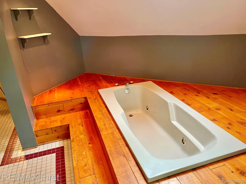 1441 Catalpa Drive Berkley City, MI 48072