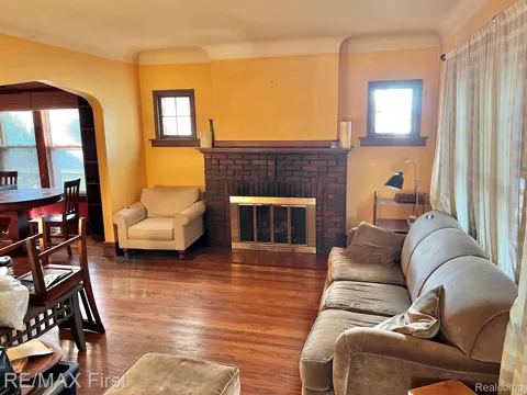 1441 Catalpa Drive