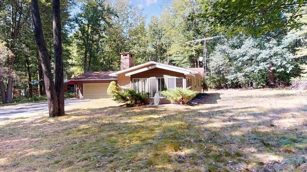 3175 S Tower Hill Road Roscommon Township, MI 48629