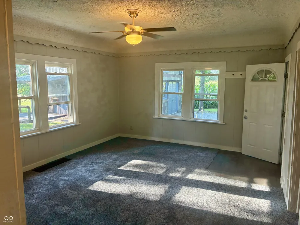 9153 S Meridian Street Knightstown, IN 46148