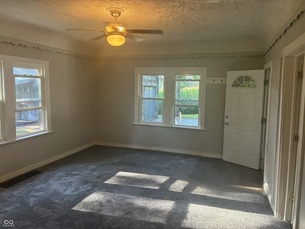 9153 S Meridian Street Knightstown, IN 46148