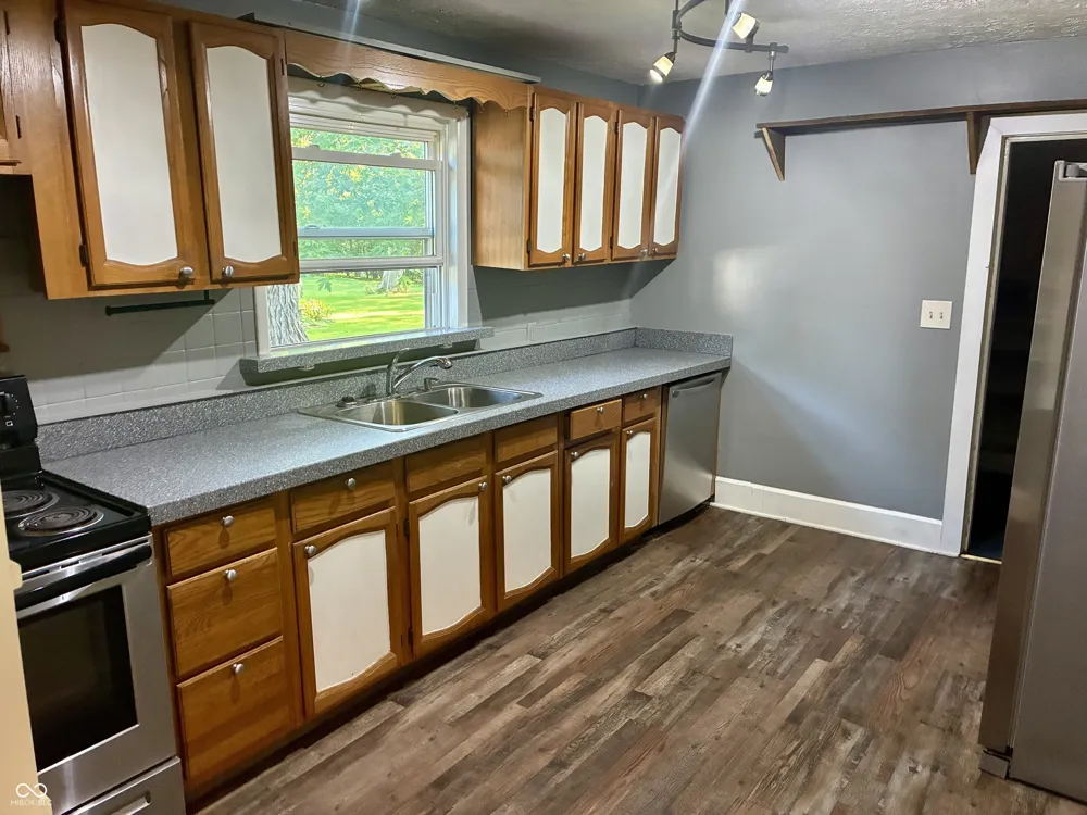 9153 S Meridian Street Knightstown, IN 46148