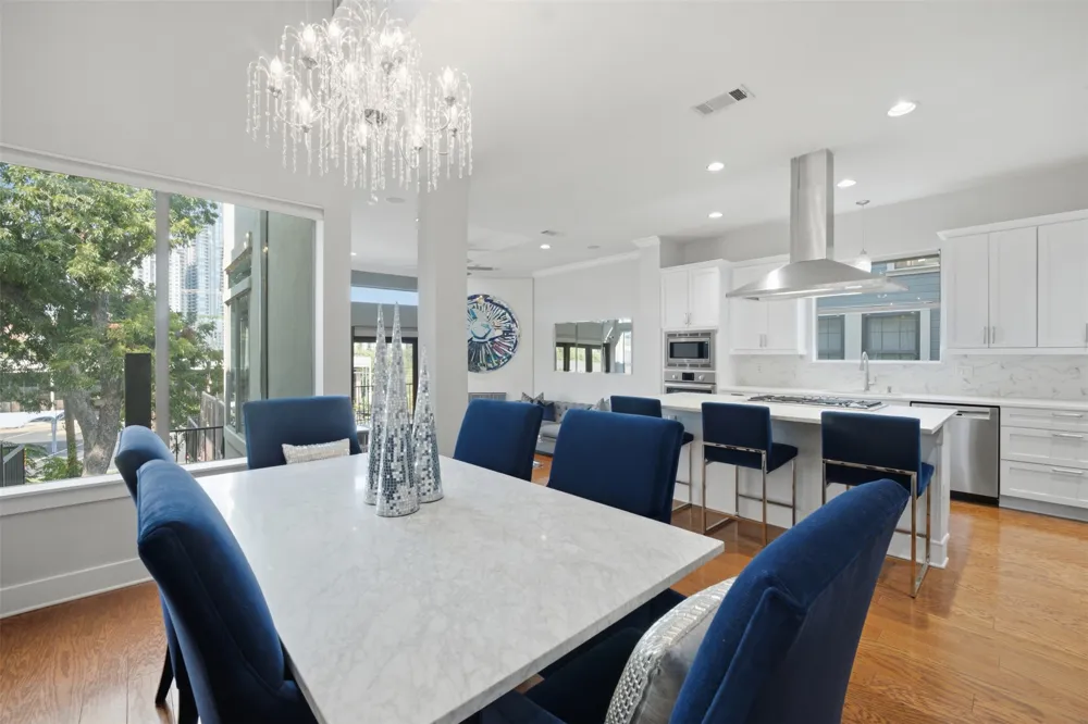 512 Sunny Lane #B Austin, TX 78704