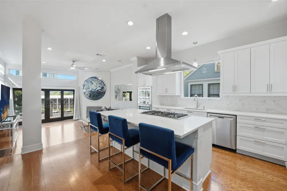 512 Sunny Lane #B Austin, TX 78704