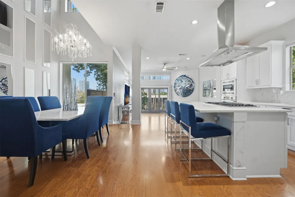 512 Sunny Lane #B Austin, TX 78704