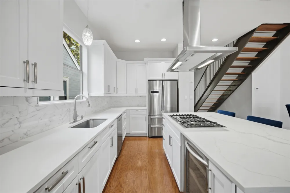 512 Sunny Lane #B Austin, TX 78704