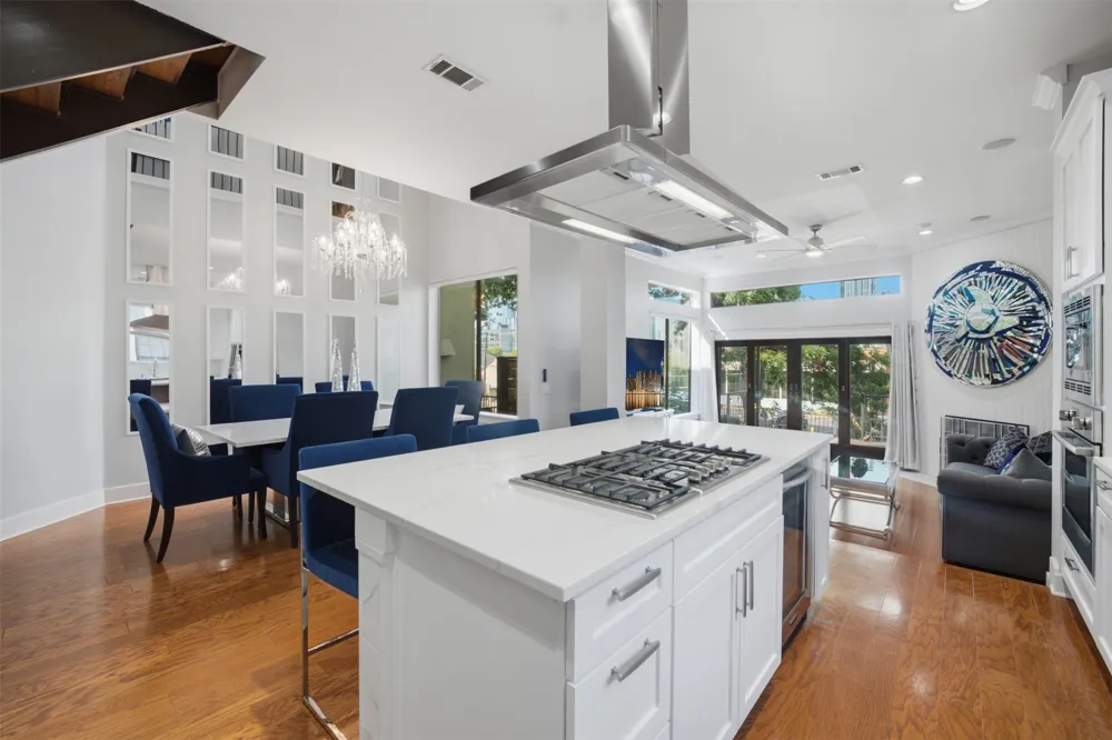 512 Sunny Lane #B Austin, TX 78704